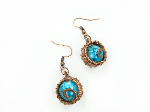 copper-wire-earrings-necklace-plastik-beads-wire-wrap-jewellery-unique-earrings-blue-beads-blue-jewellery-1