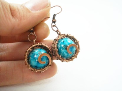 copper-wire-earrings-necklace-plastik-beads-wire-wrap-jewellery-unique-earrings-blue-beads-blue-jewellery