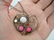 handmade-copper-pendant-necklace-white-pink-beads-elegant-deily-summer-heart-1